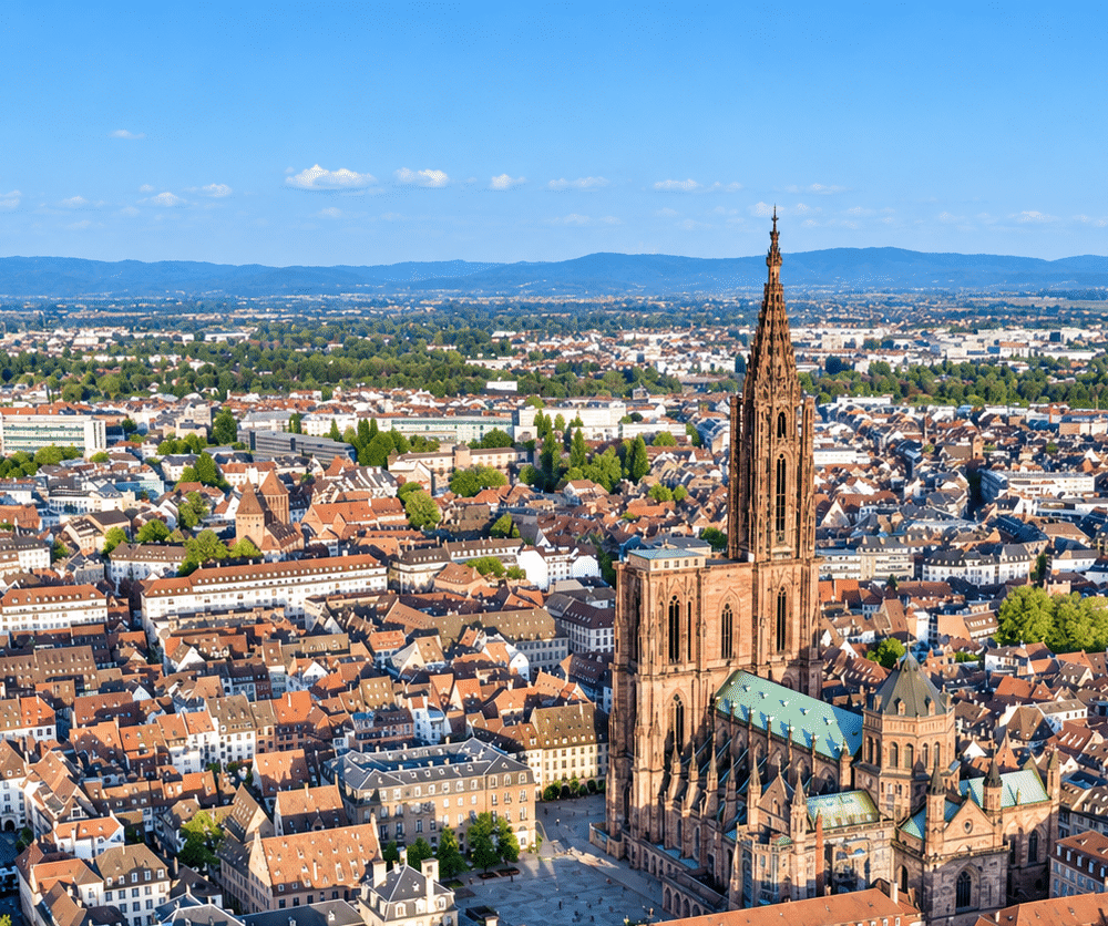 Vue aérienne de Strasbourg et sa cathédrale